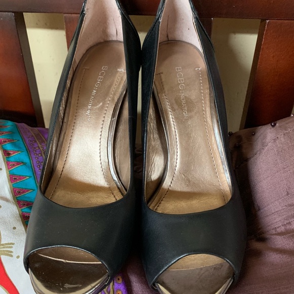 Pumps - Picture 2 of 8